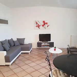 https://lamaisonxv.hotels-rhonealpes.com